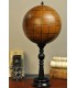 Globe en cuir sur pied bois