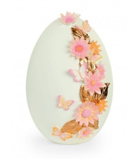 Oeuf blanc avec détail fleurs - décoration de Pâques