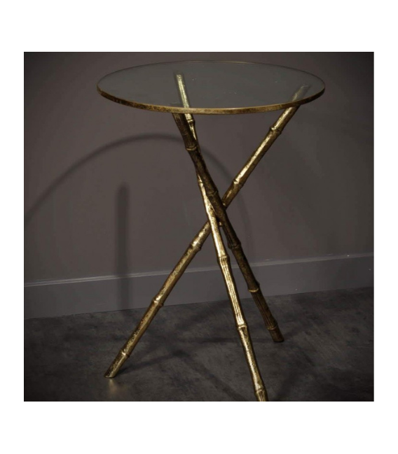 Table d'appoint en métal avec un design