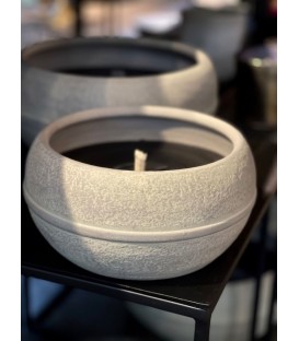 Bougie extérieure dan un bol en terre cuite gris