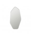 Un miroir design au format sculptural